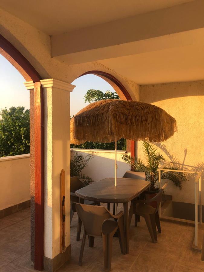 Gyongy Panzio Hotel Velence Buitenkant foto