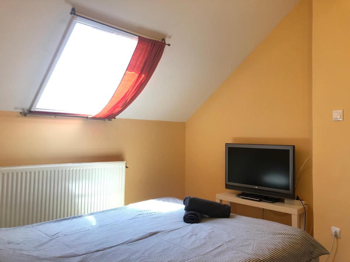 Gyongy Panzio Hotel Velence Buitenkant foto