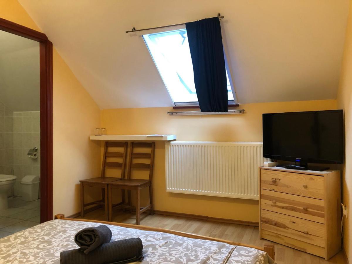 Gyongy Panzio Hotel Velence Buitenkant foto