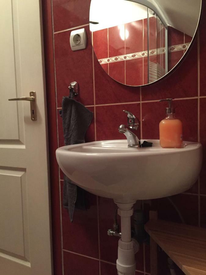 Gyongy Panzio Hotel Velence Buitenkant foto