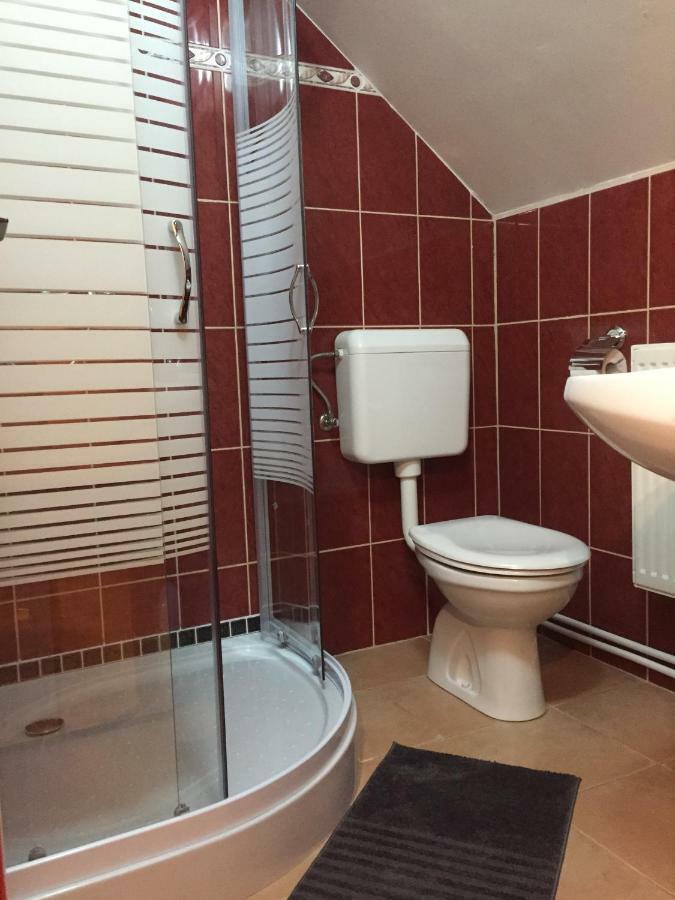 Gyongy Panzio Hotel Velence Buitenkant foto
