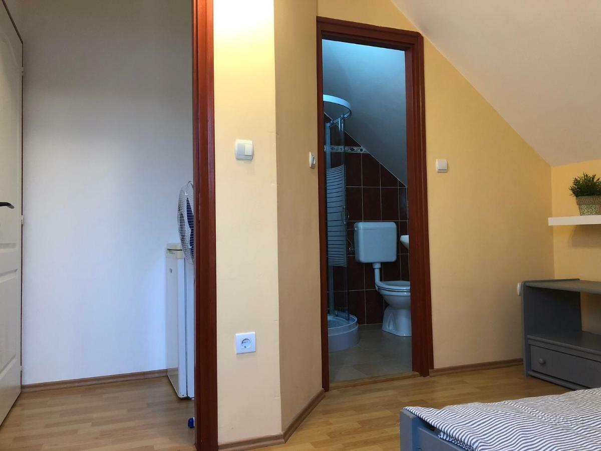 Gyongy Panzio Hotel Velence Buitenkant foto