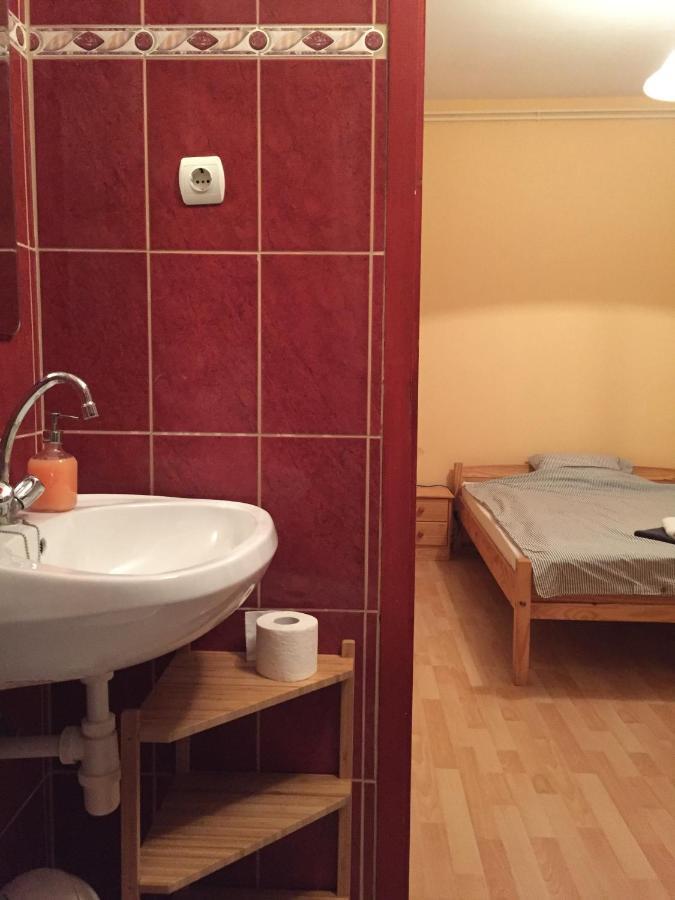 Gyongy Panzio Hotel Velence Buitenkant foto